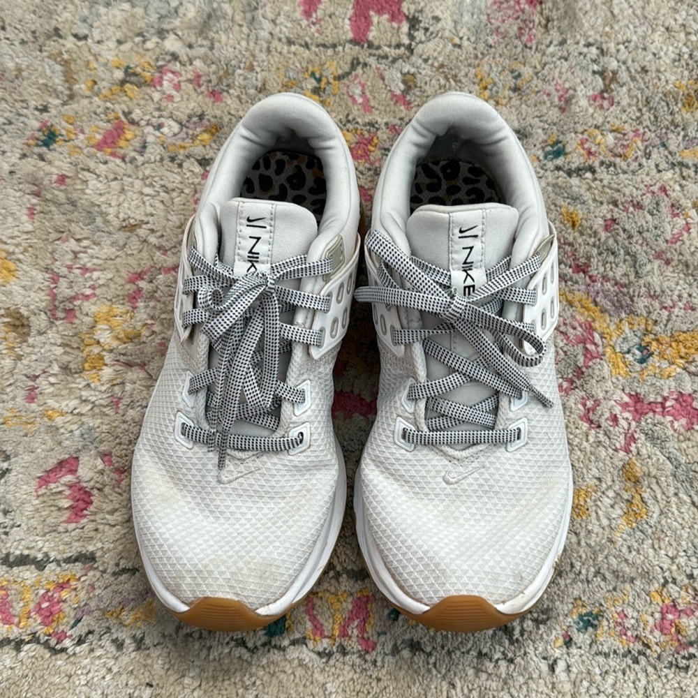 Size 6.5 Nikes